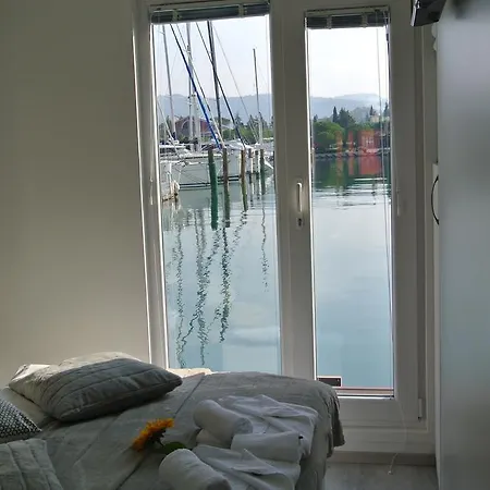 Lägenhet Floating House Bamboo