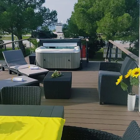 Floating House Bamboo Lägenhet Portorož